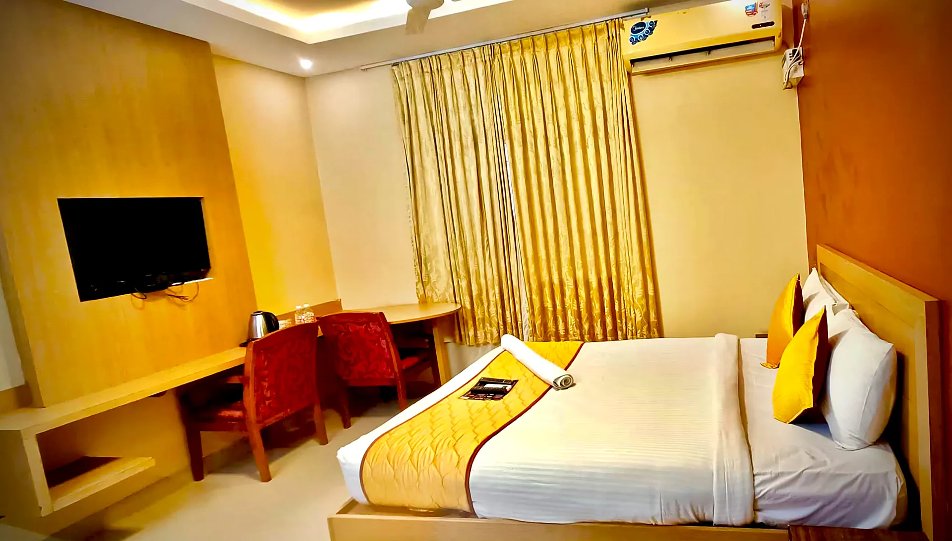 Room with work desk, Euphoria Extended Stay OMR