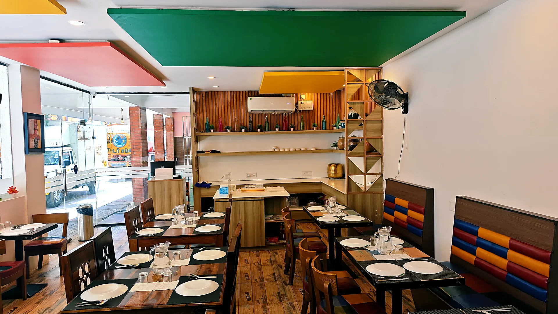 Dining area at Bistro SH-49A, Karapakkam