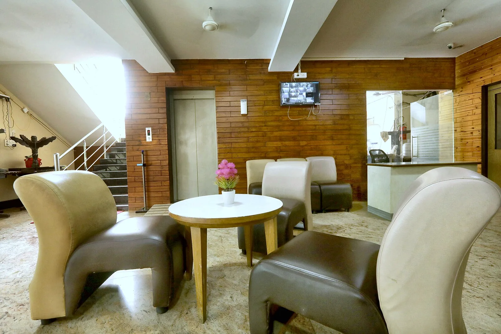 Lobby lounge, Hotel Sekaran, Perungudi, OMR