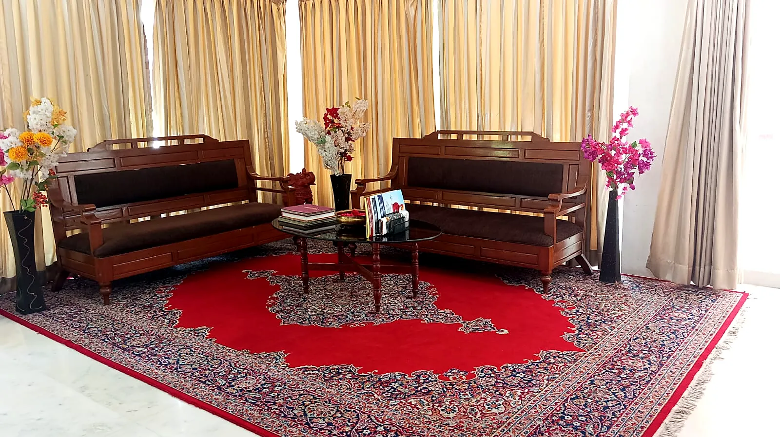 Lounge, Lloyds Service Apartments, Royapettah, near Music Academy