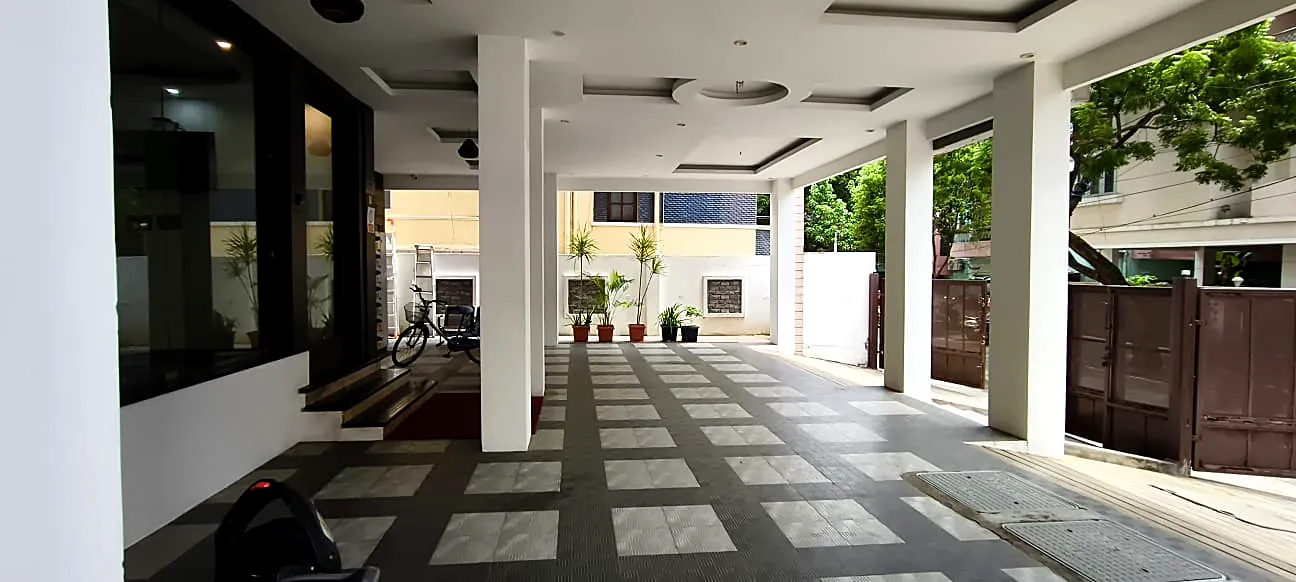Hotel in Thiruvanmiyur