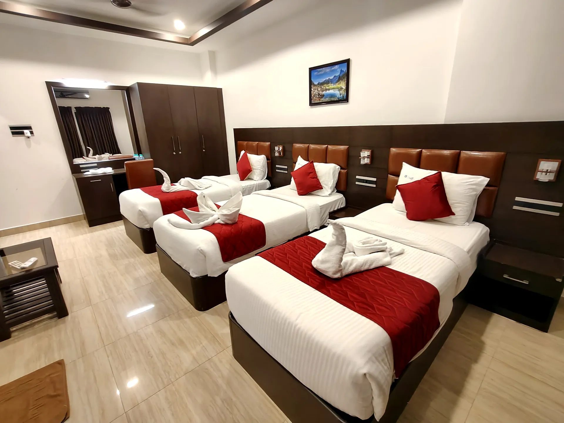 Twin Room, Staylite Suites, Thiruvanmiyur