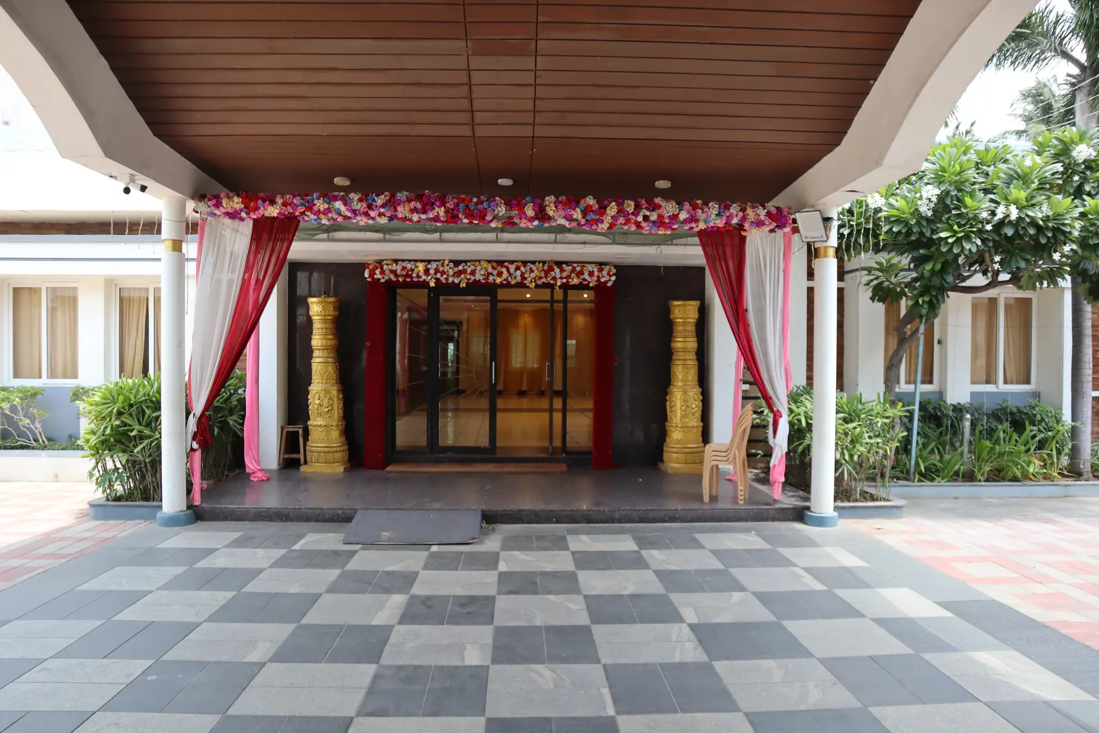 Entrance Porch, Swarna Sudarshan Wedding Hall, Nanmangalam